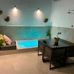 アパート Pintada 57 ネルハ